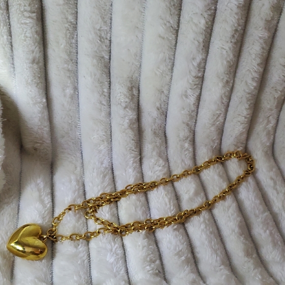 Jewelry - Gold Heart Pendant Necklace